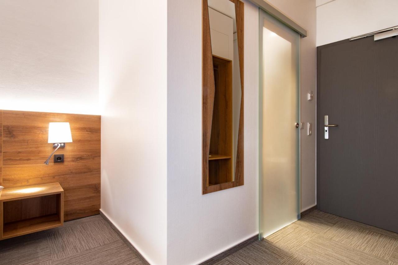 Hotel Wettiner Hof Riesa Extérieur photo