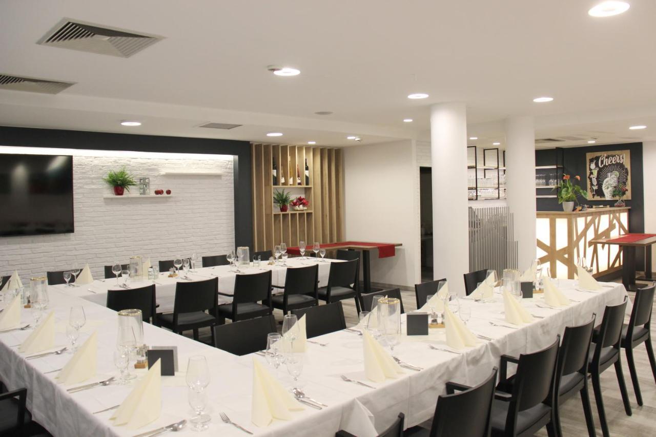 Hotel Wettiner Hof Riesa Extérieur photo
